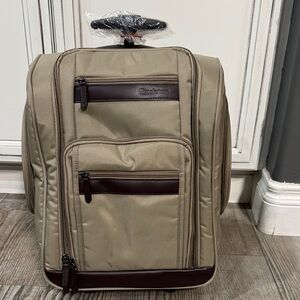 NEW NWT Brookstone Perfect Overnighter Carry On 16” Suitcase tan